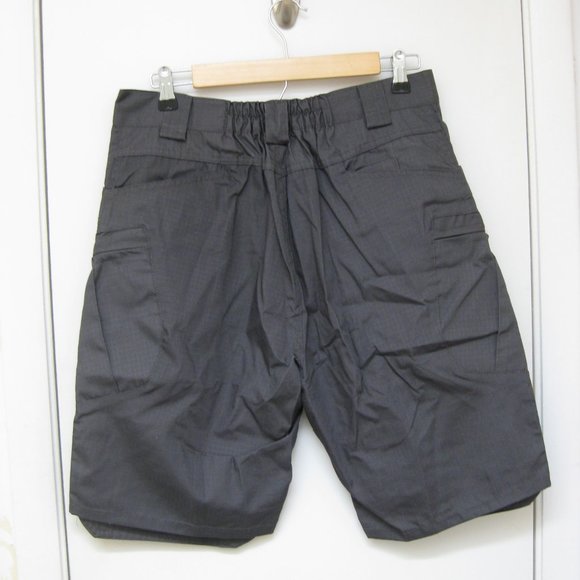 NWT Outdoor Equipment gray cargo shorts L large - Picture 4 of 9
